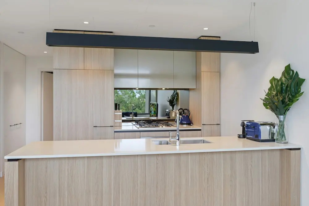 New Luxury Apartment Walking to Shops & Cinema
