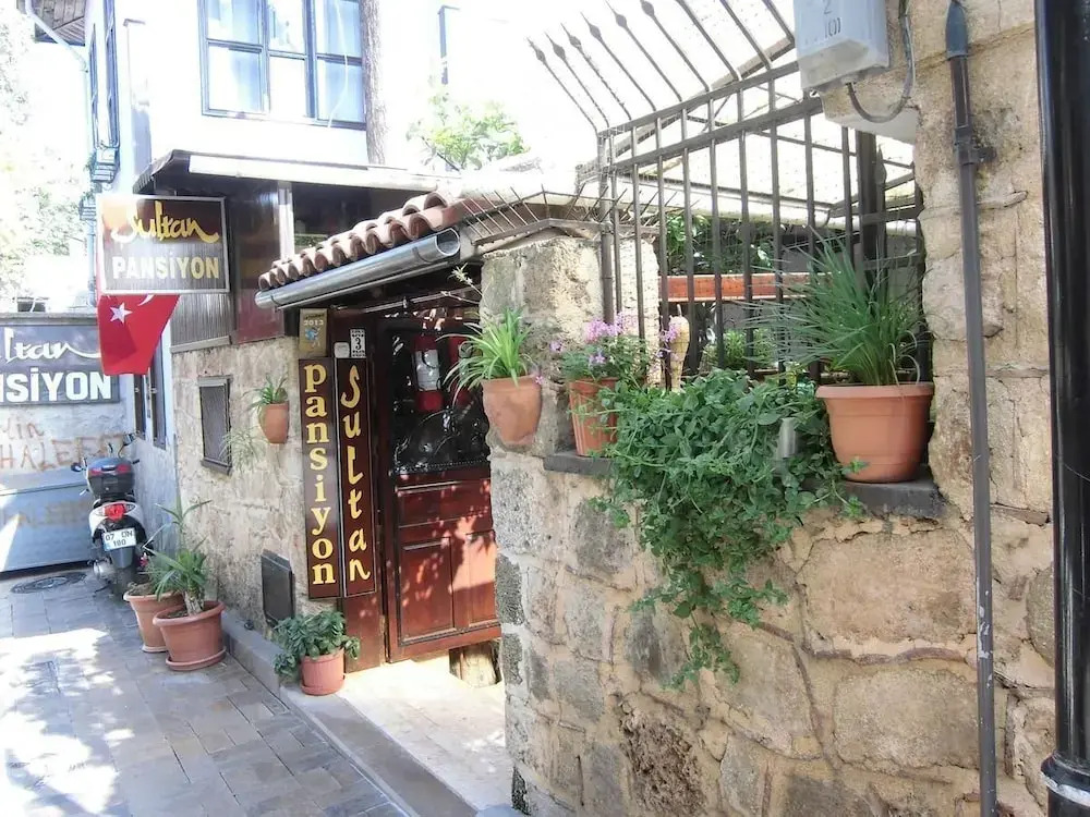 Sultan Pension