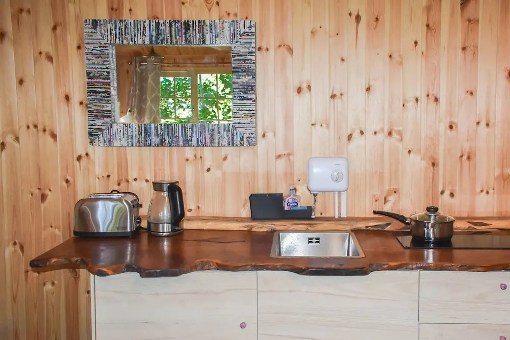 Rustic Cabin Getaway in Brighton
