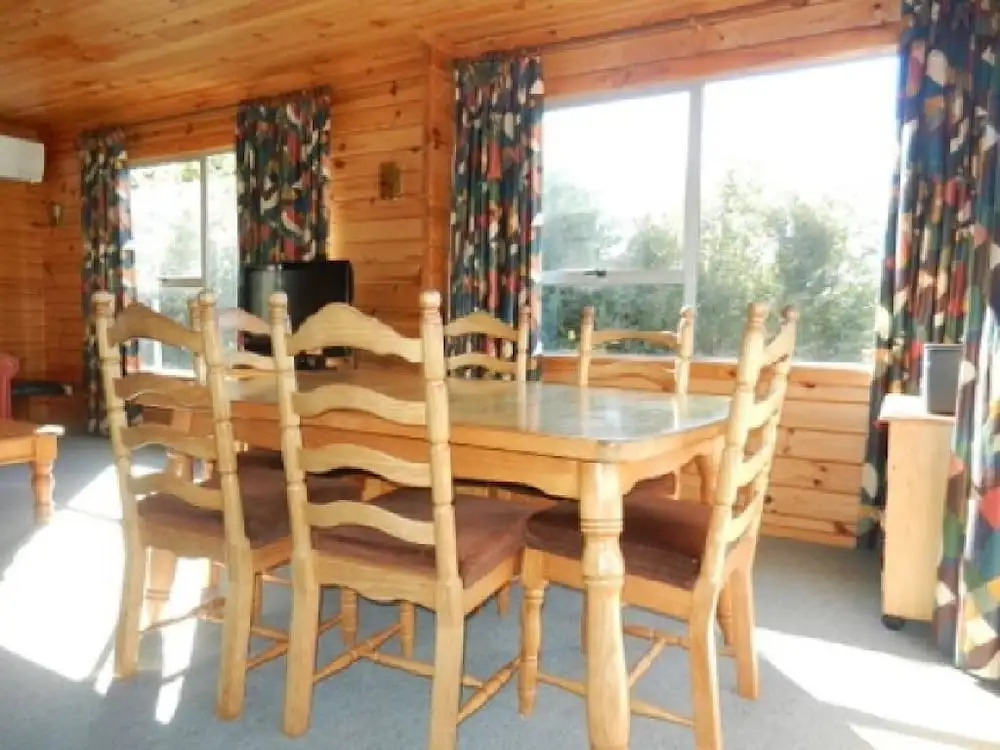 103 Chalet Cres