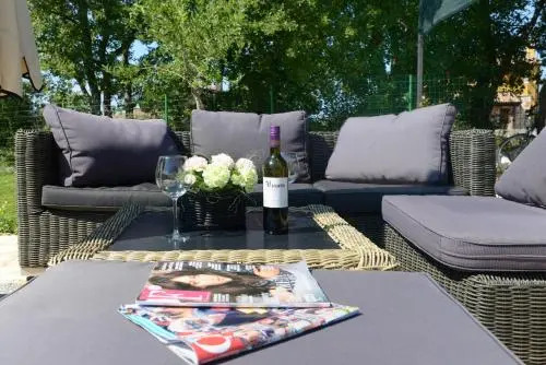 Villa LUMARE AQUA - Pool, Jacuzzi & Garden