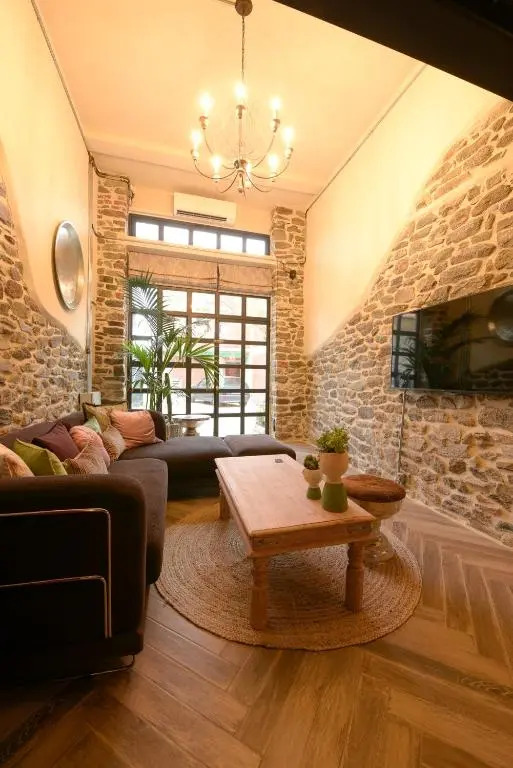 Akakia’s house