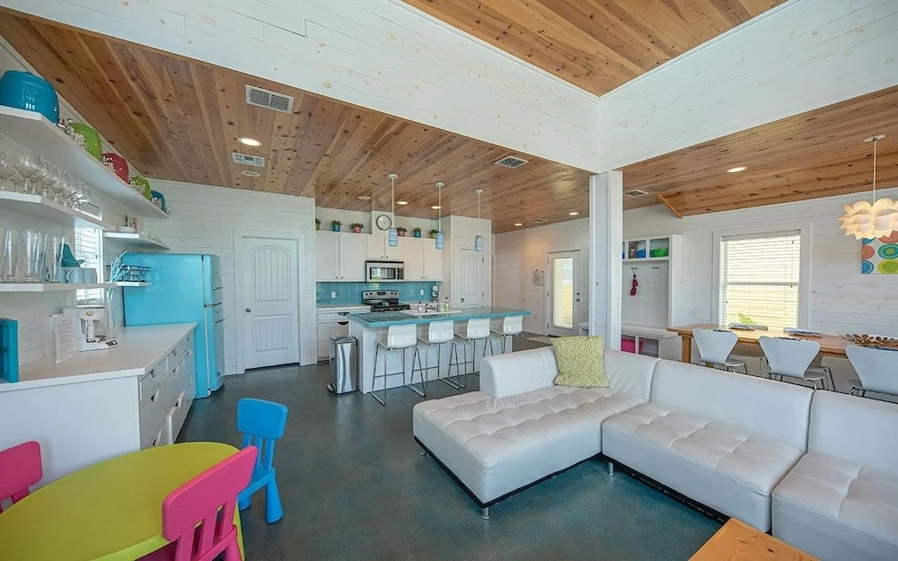 RePhil CanTina - 3 Br Home