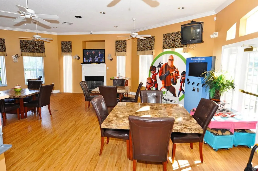 Emerald Island 4 Bedroom Home by Florida Star Vacations