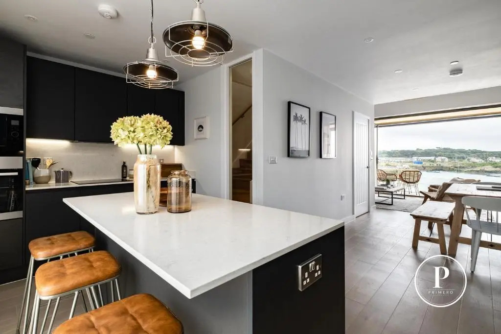 Primero Apartments - Hayle Villas