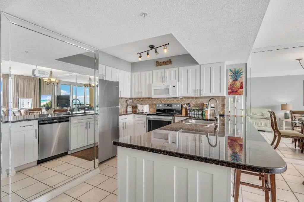 Best beach front vacation, Ocean View, 8th Flr