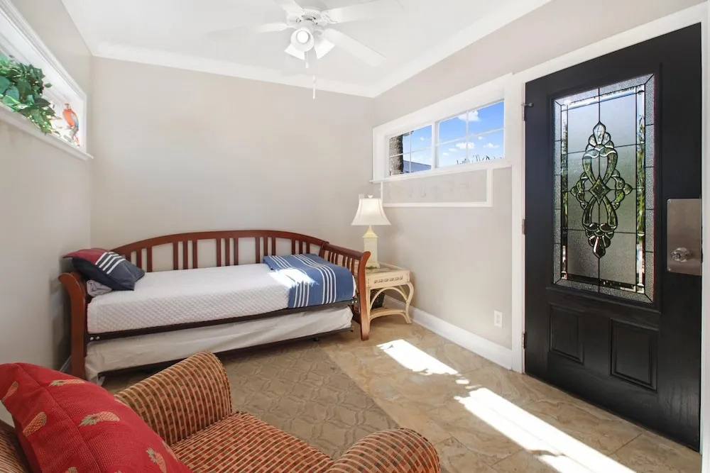 Hot Sand 4 Bedroom Home by RedAwning