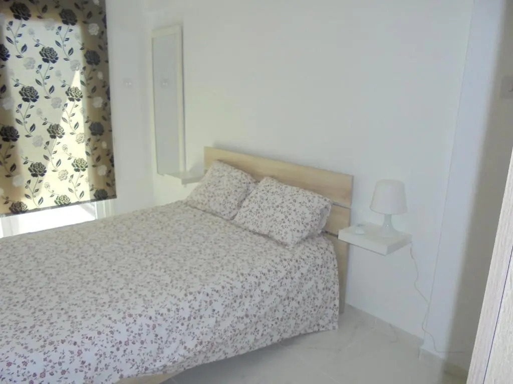 Kermia Court - Beach-front, modern 2 bedroom -sleeps 6