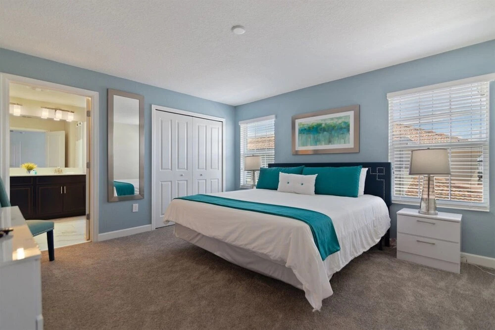 4BR 3BA Town Home in Storey Lake