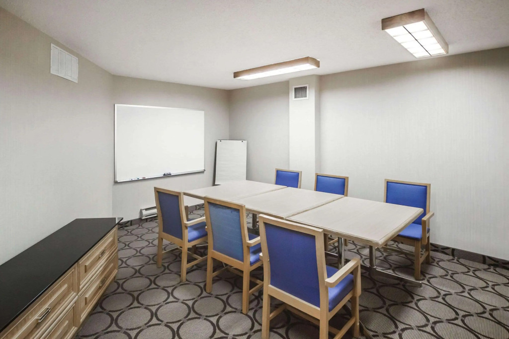Comfort Inn West