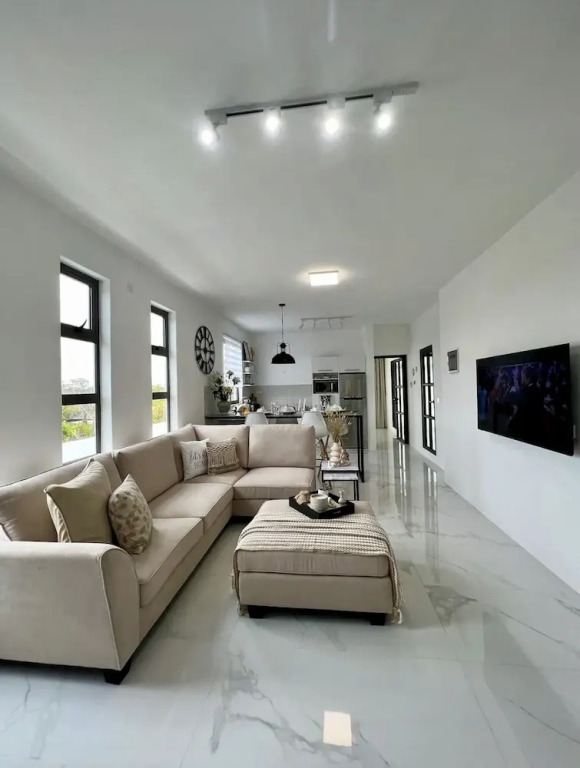 Captivating Brand New Apartment in Pereybere