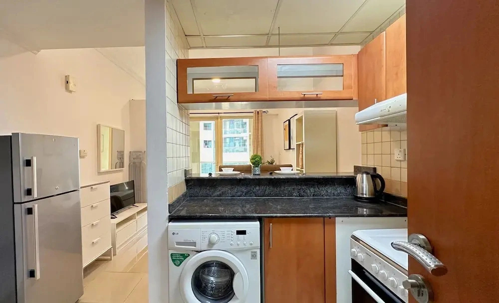 Studio w Balcony &RoofTop Pool in Marina
