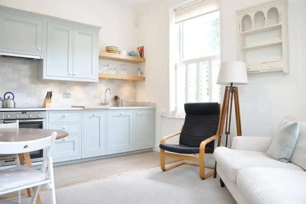 2 Bedroom Apartment With Terrace in Clapham