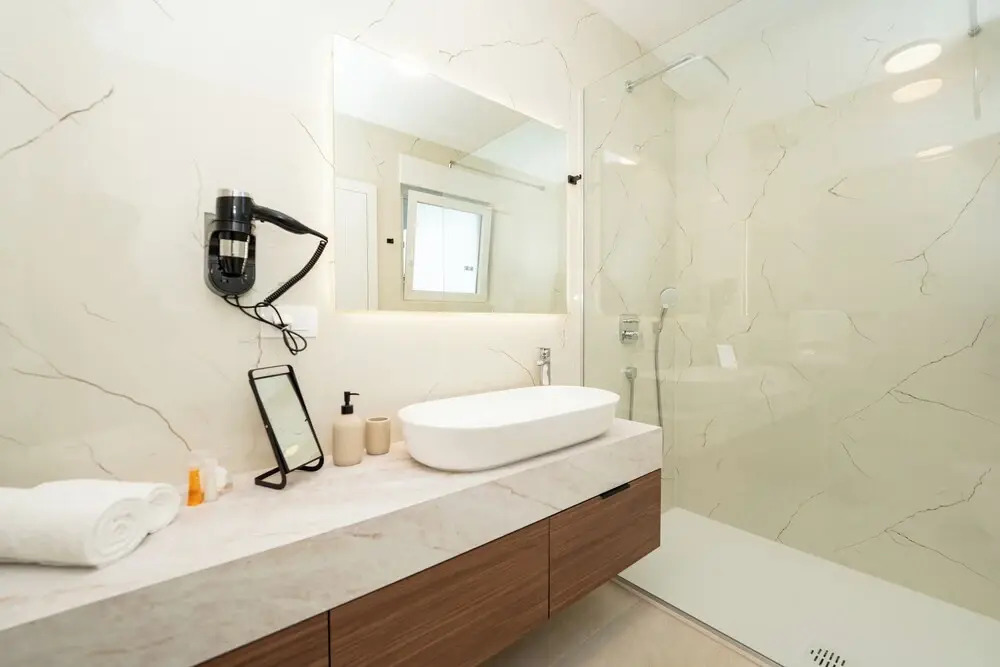 Bumblebee apartments & rooms with pool