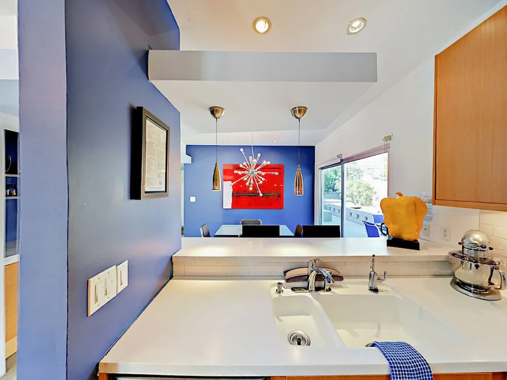 3BR 2BA Jack LaLanne House by RedAwning