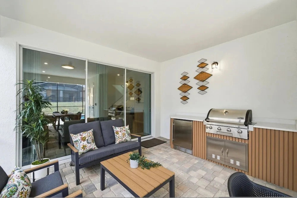 Luxury 7BR at Solara w Pool Cinema Game Room