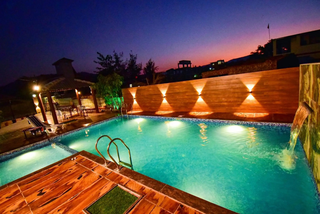 Green Meadows Large Pool & Garden by 23 Villa Stay