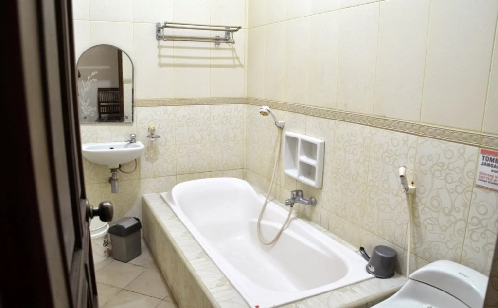 Hotel Ratna