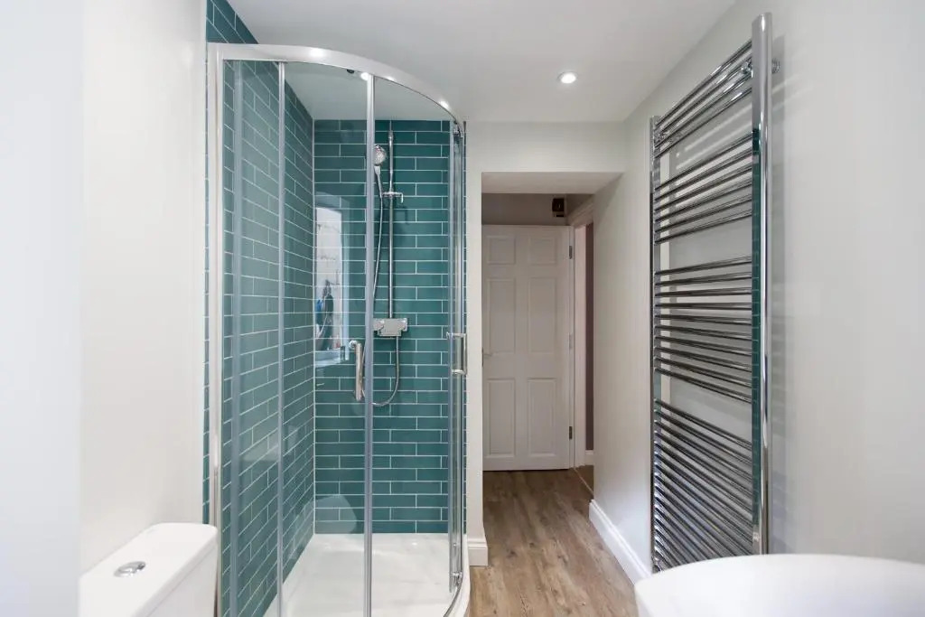 Ceres Two-storey apartment with Balcony and Courtyard in Bath City Centre