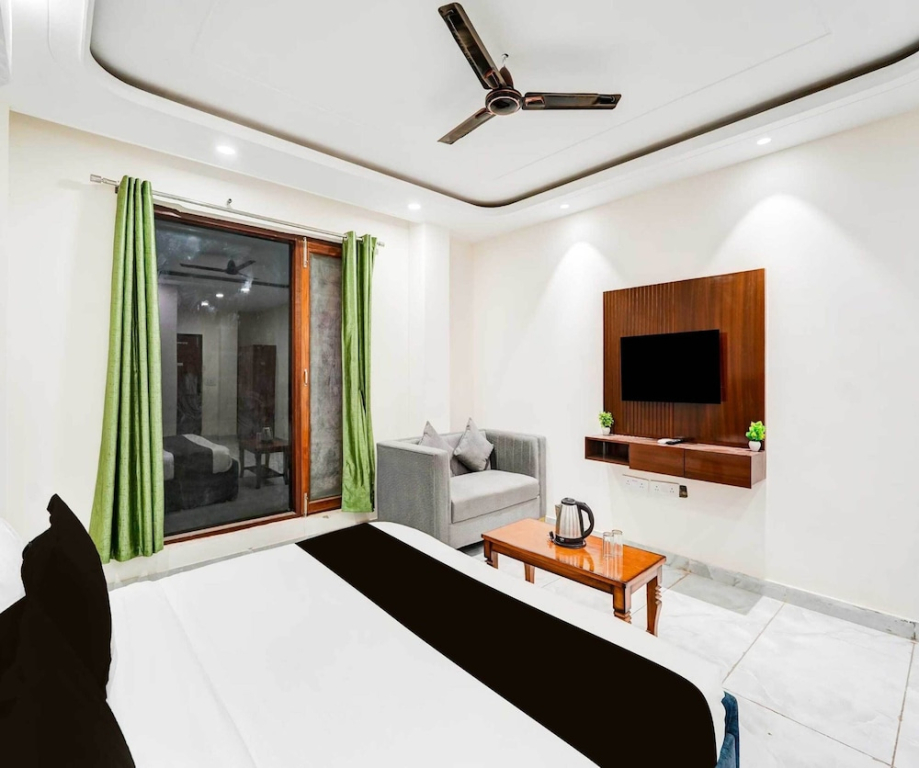 Hotel O Sector 18 Noida Formerly Terrene Empire