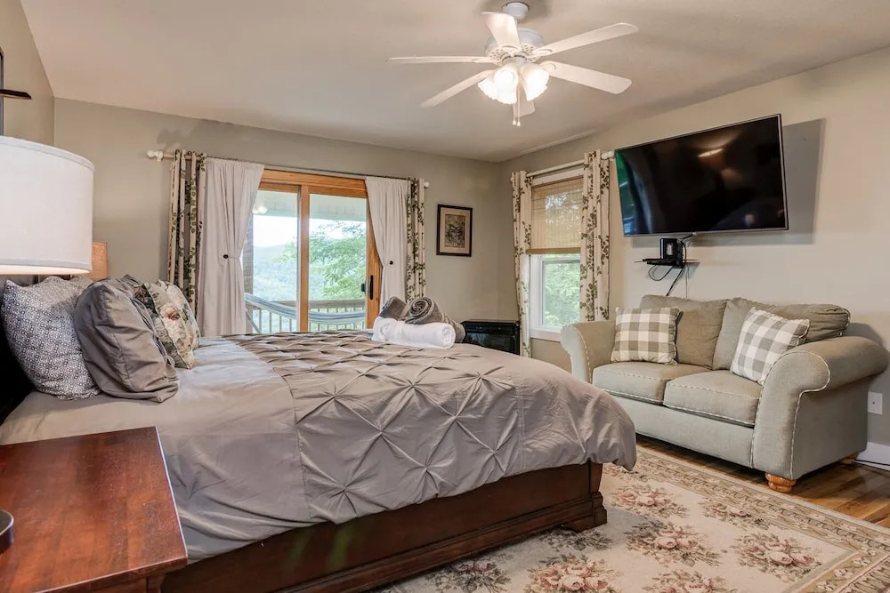 Blue Ridge Barkway - 3 Br Home
