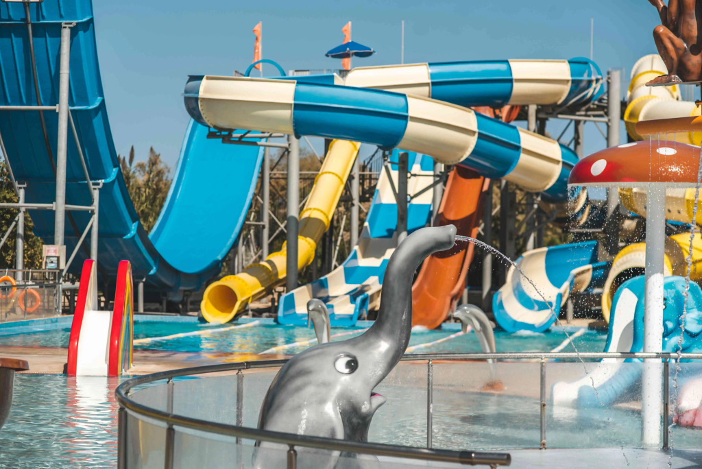 Отель Chrispy Waterpark Resort