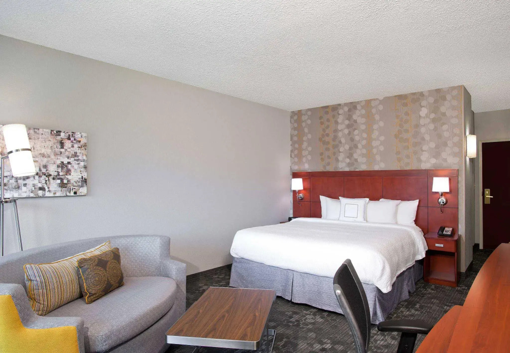 Courtyard by Marriott Charlotte Ballantyne