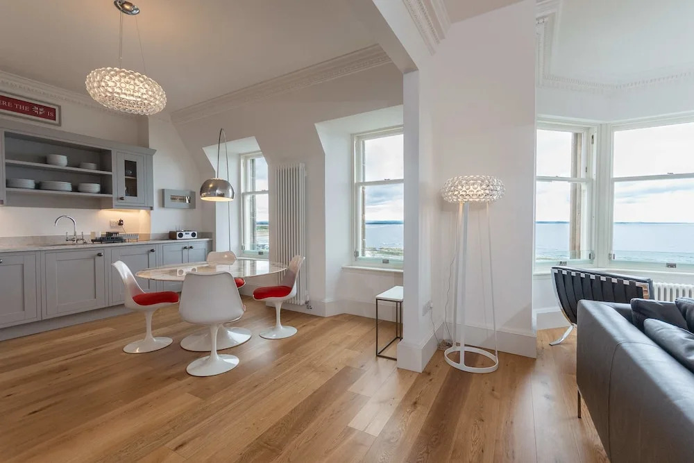Luxury Penthouse on The Scores