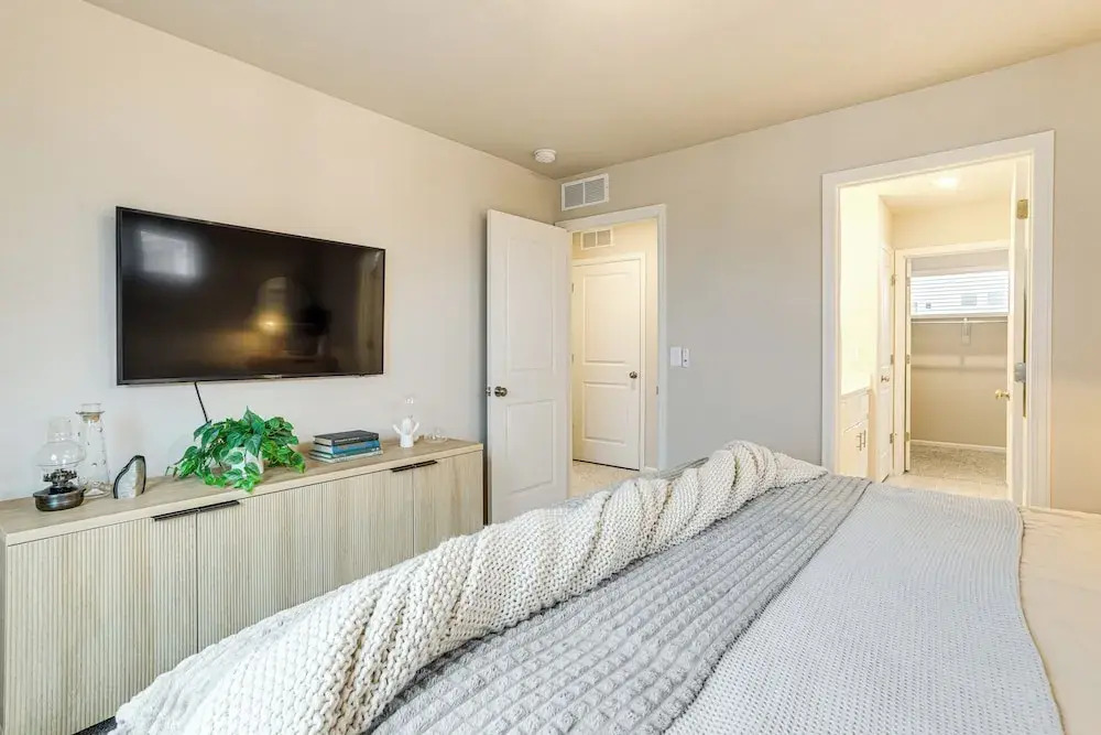 13 Mi to Dtwn Denver: Spacious Home w/ Balcony!