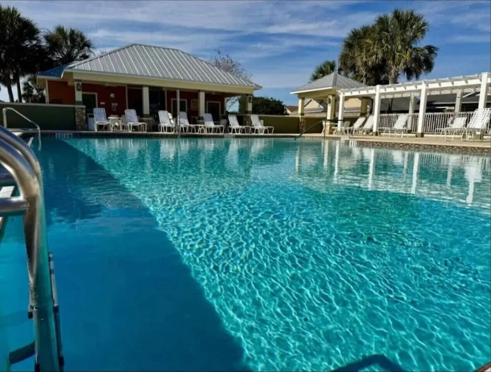 561h Large 3 Bedroom With Golf Cart Pool Access
