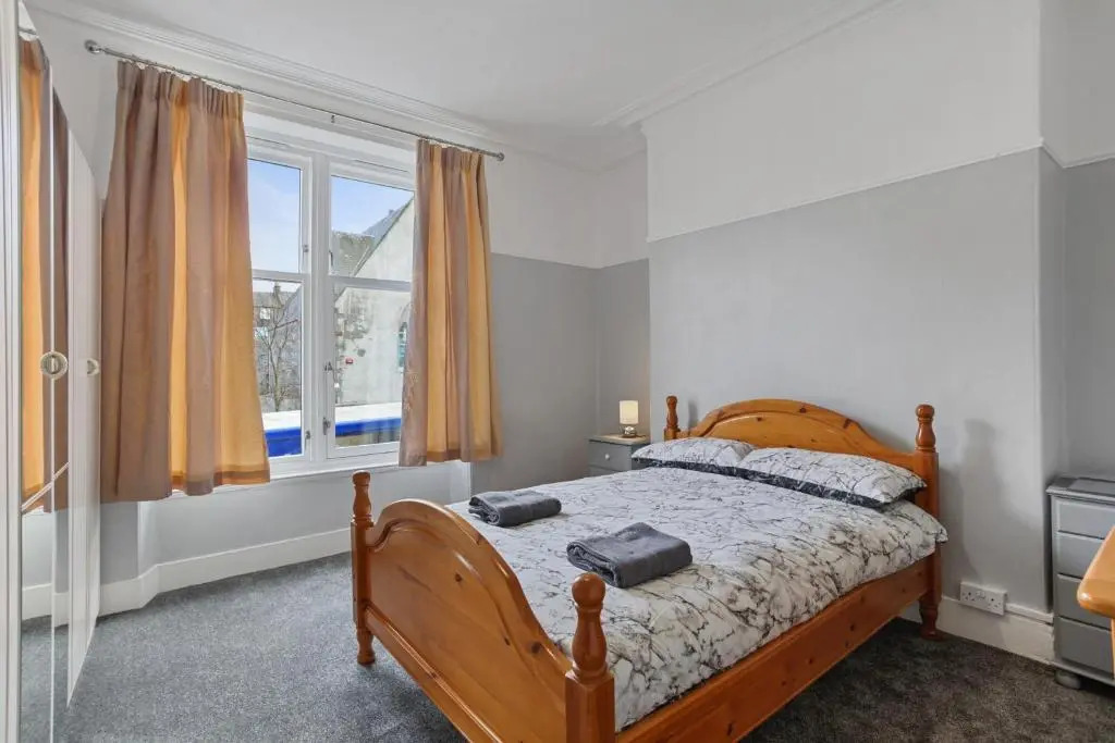 Lovely 3 bedroom apartment in Aberdeen Centre