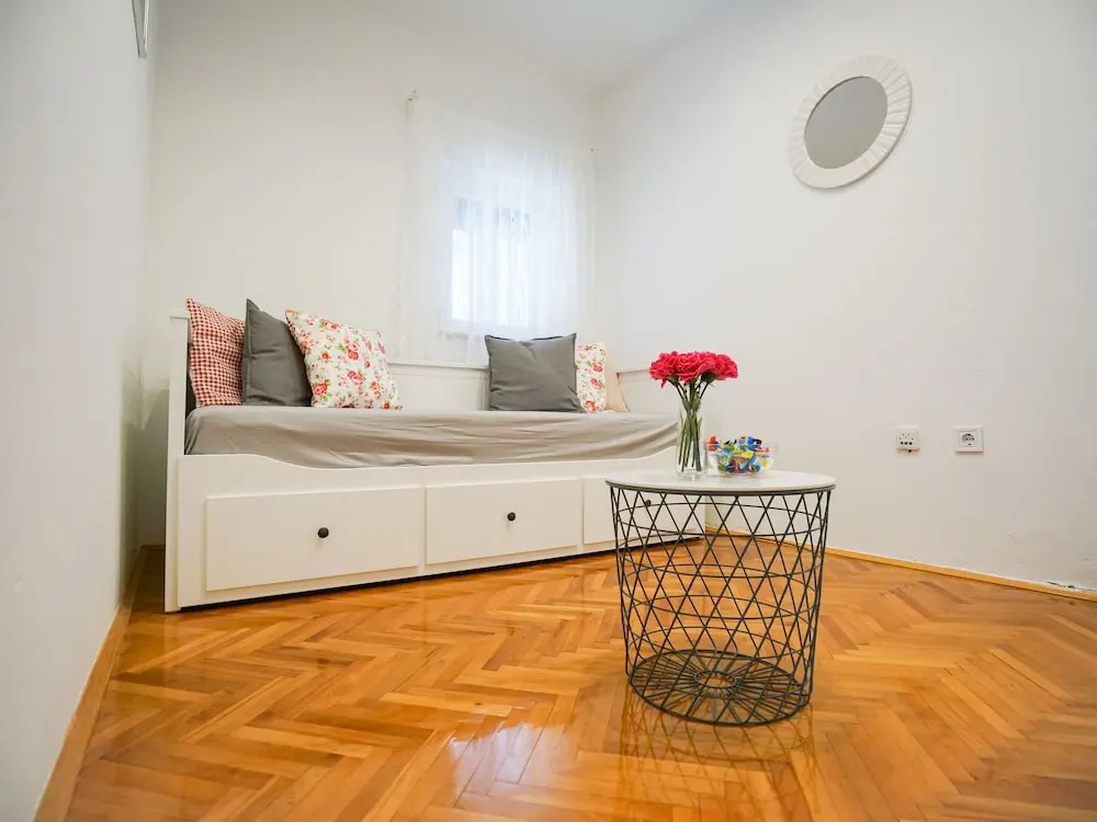 Modern And Bright Apartment with Private Terrace 2.5 Km Away From Zadar Old Town