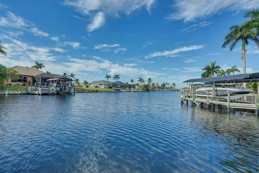 Private Pool: Modern Canalfront Home in Cape Coral