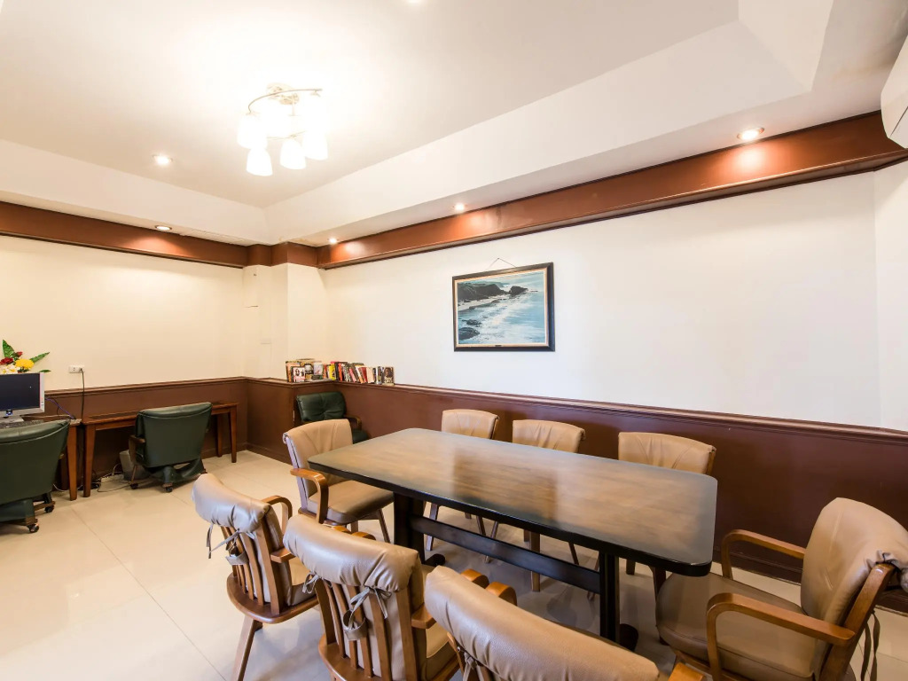 Nautical Inn