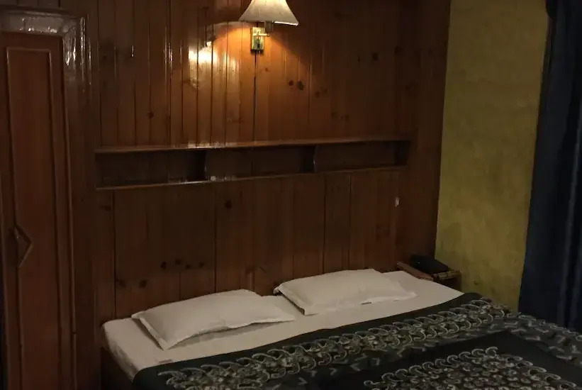 Hotel Woodland