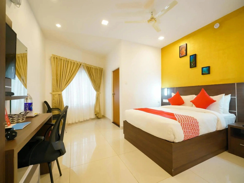 OYO 30084 Hotel Seagate