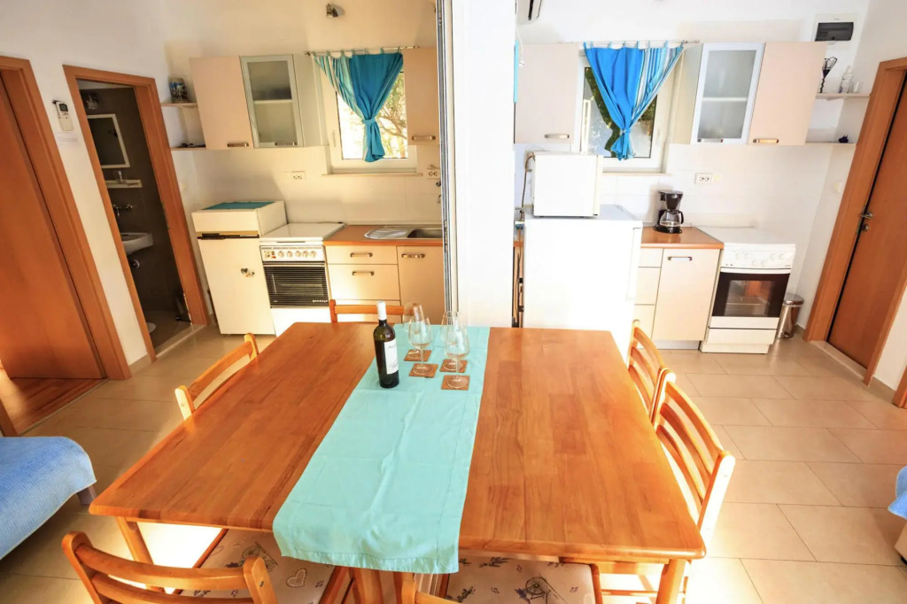 Bungalow In Sumartin, With Garden, Near The Sea