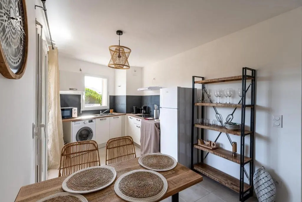 Mari - Appt tout confort 150m de la plage