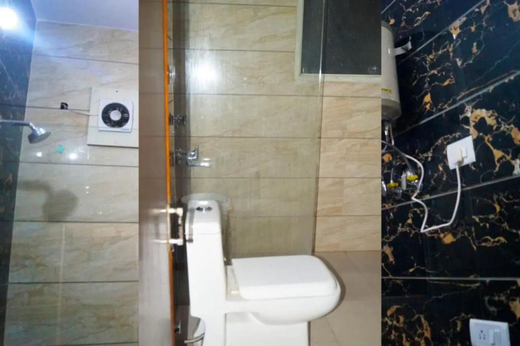 Hotel De Hocks Deluxe - New Delhi Railway Station