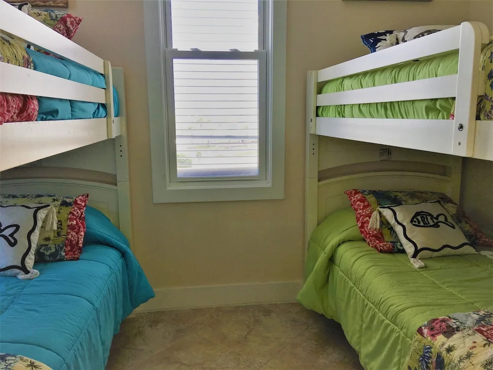 Family Tides Home 3 Bedrooms 4 Bathrooms Home