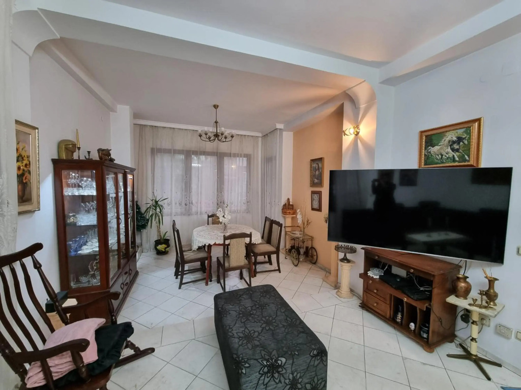 Tsar Simeon, 2 bedroom, living room and fireplace