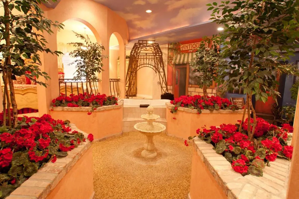 Destinations Inn Theme Rooms