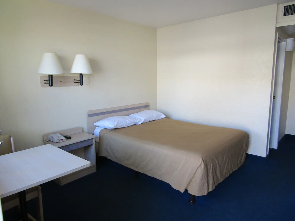 Econo Lodge Inn & Suites Yuma