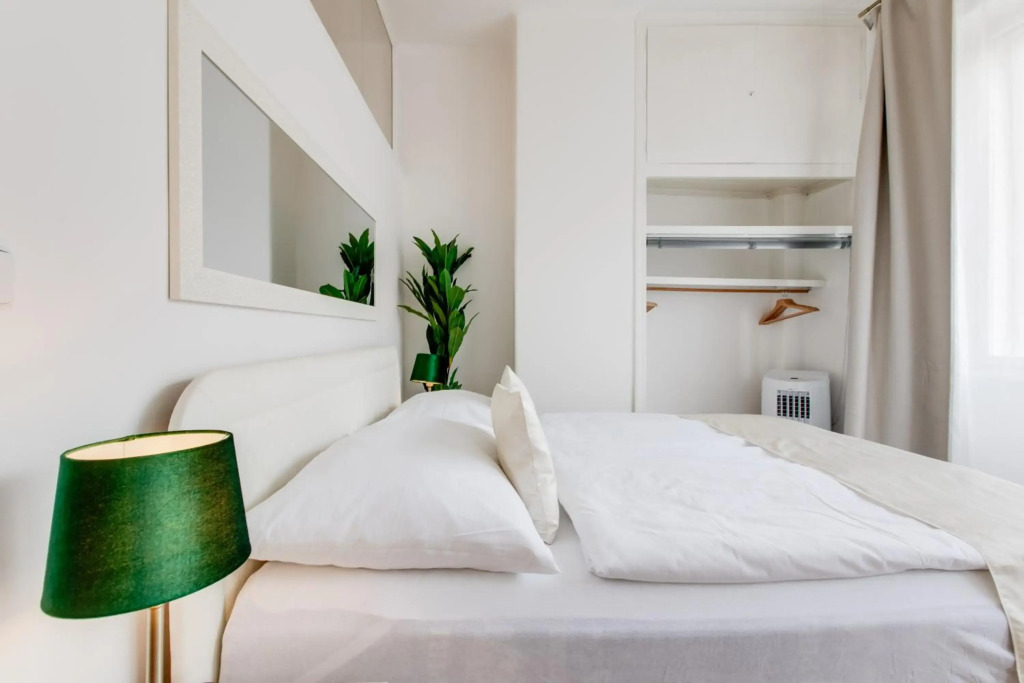 Wenceslas Square Royal Two Bedroom Apartment