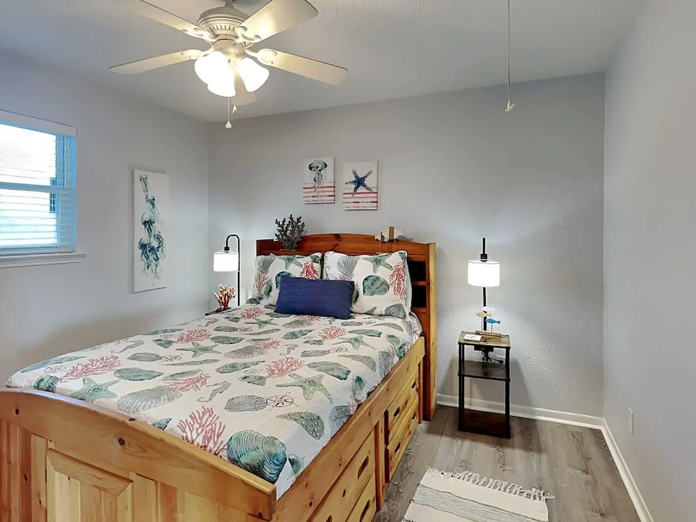 Sweet Caroline by the Coast - Short Walk to the Beach or Jetty Park