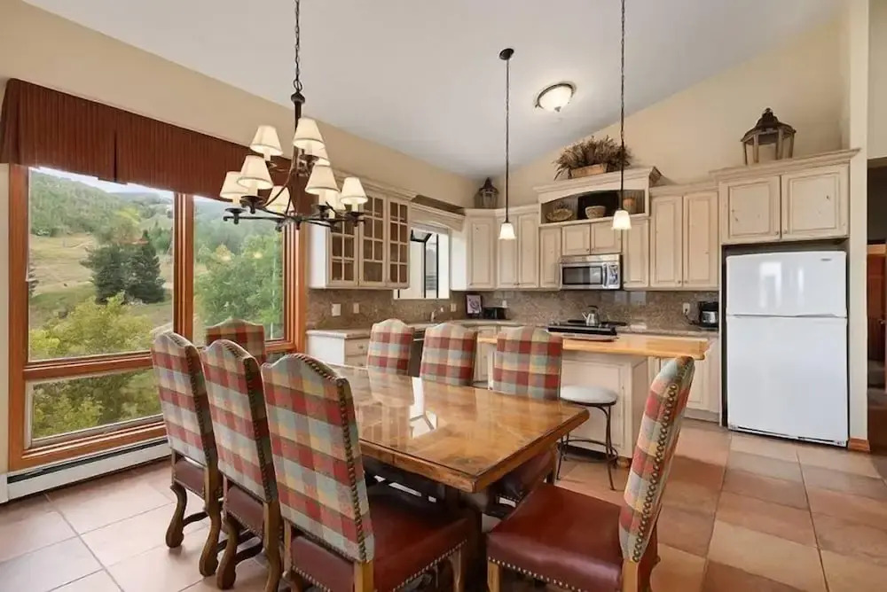 Ski In, Ski Out, 3 Bedroom Luxury Residence In The Heart Of Snowmass Village