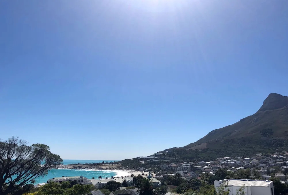 Luxury 5-star Private 4-bed Villa With Pool and Views Close to Camps Bay Beach