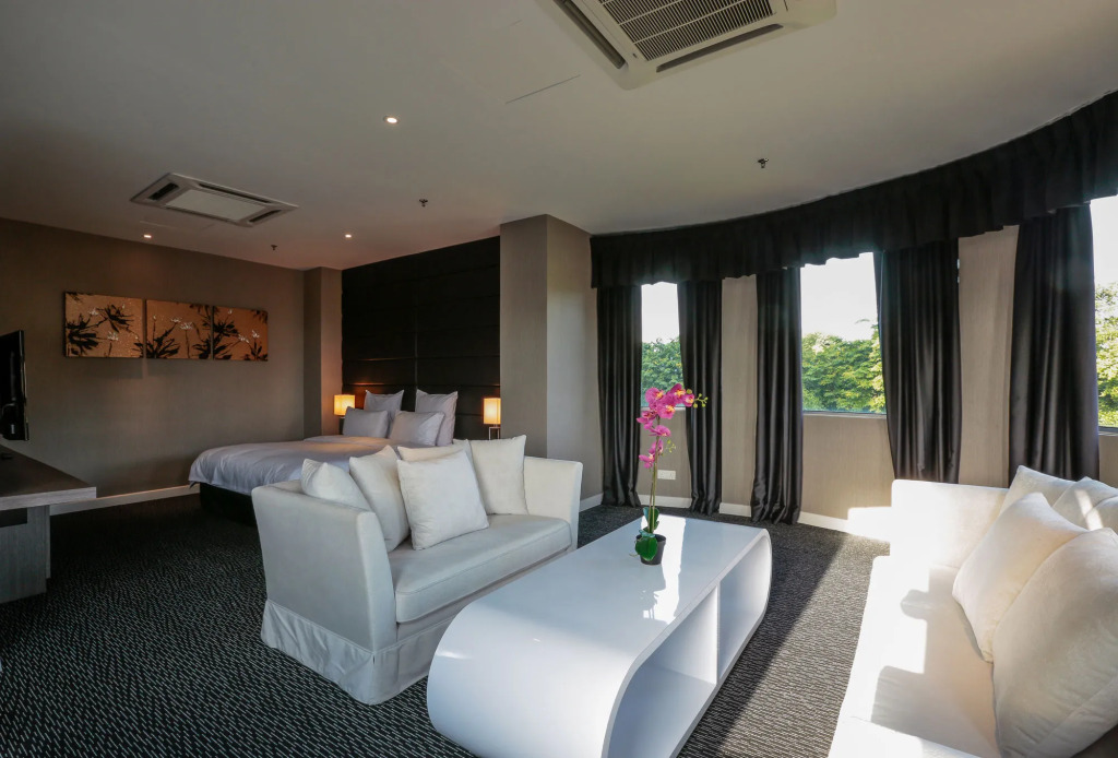 Lax Boutique Hotel
