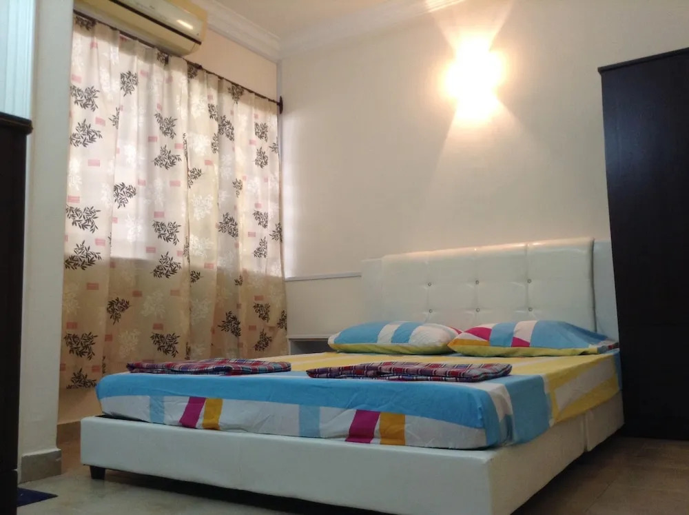 A&F Damansara Homestay