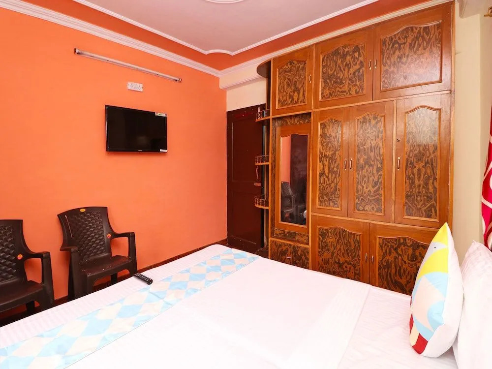 OYO 15232 Home Radiant 2BHK Apartment Bhattakufer